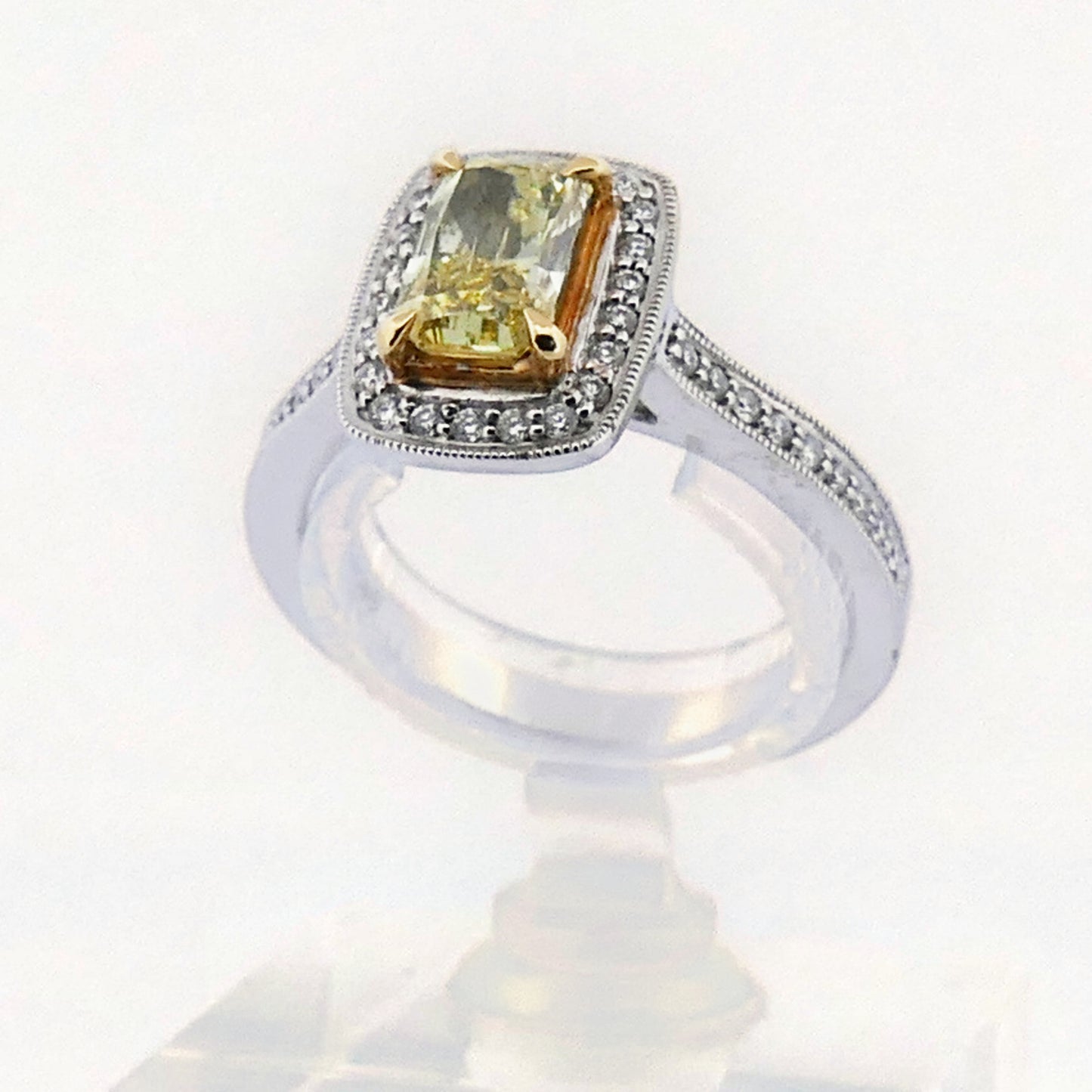 Natürlicher gelber Diamant 1,19 ct Fancy Intense in 750 Gold, Halo Ring