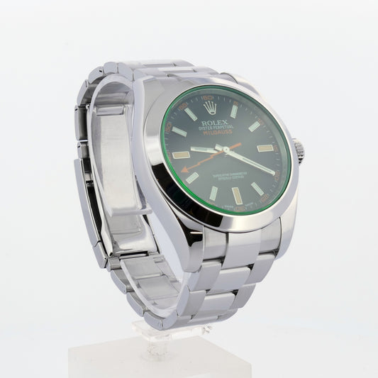 Rolex Milgauss 116400GV mit grünem Saphirglas, schwarzem Zifferblatt und orangem Blitzzeiger